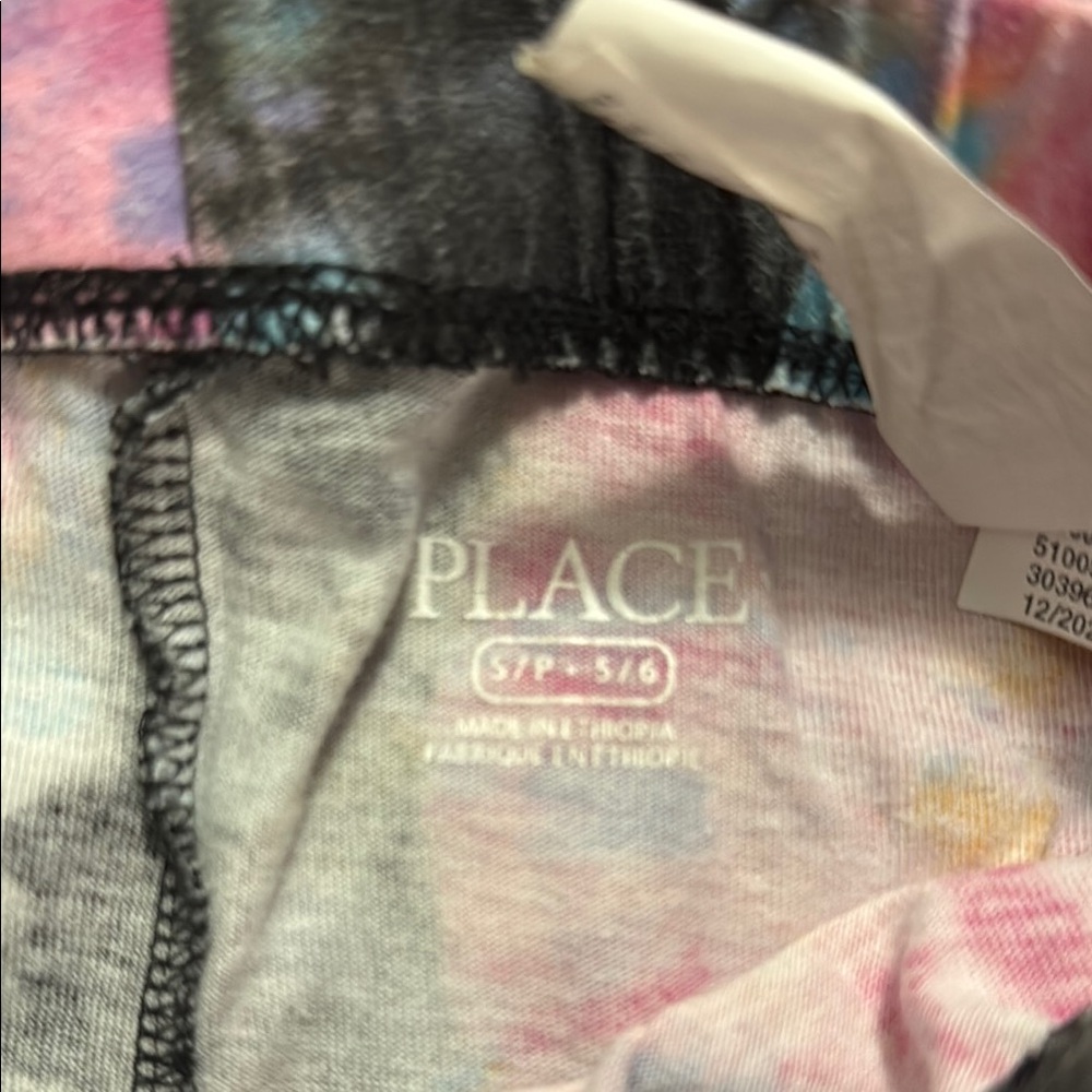 Colorful Tie-Dye T-Shirt and Shorts Set - Picture 2 of 3